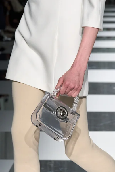 Look 29